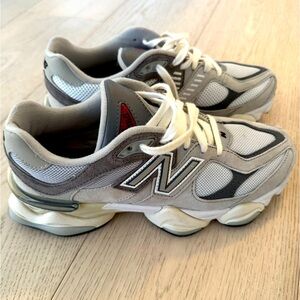 Like New - New Balance 9060